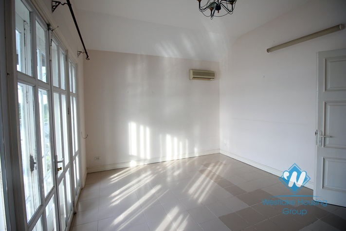 Lake view house for rent with four bedroom and four bathroom in Westlake Tay Ho, Hanoi